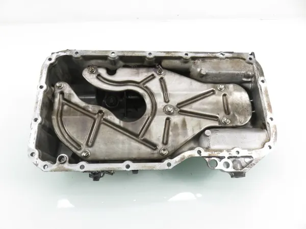 Suzuki OE Öljypärä Liana 1.6 M16A - Käytetty image 3
