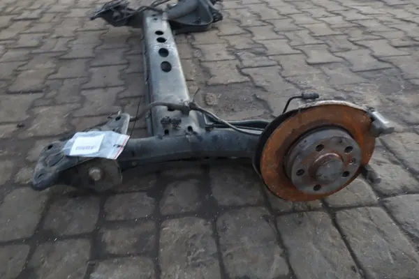 Poutre suspension arrière OEM 2Q0511534L pour Skoda Scala image 3