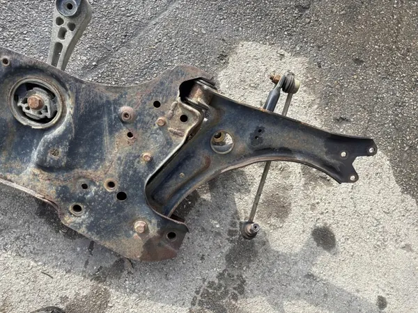 OEM 1K0199315B Framvagnsram VW Caddy image 7