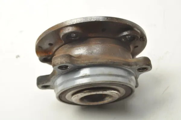 Cubo de roda dianteira Volvo OEM 32346783 - Usado image 3