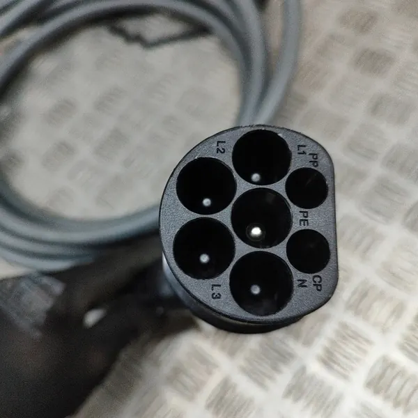 BMW iX (I20) batteriladdkabel 5A0B432 image 4