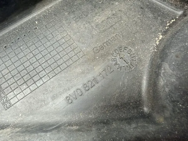 Audi A3 8V Höger Framskärm OEM 8V0821172 image 6