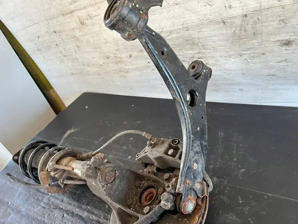 VOLVO V40 II D3 2.0 D Ammortizzatore Sinistro 31360945 image 6