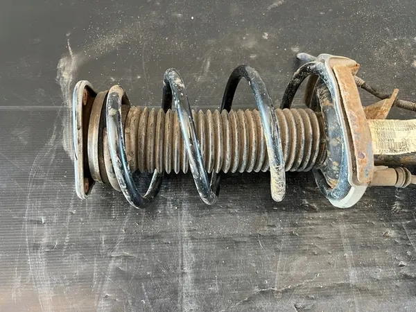 VOLVO V40 II D3 2.0 D Ammortizzatore Sinistro 31360945 image 8