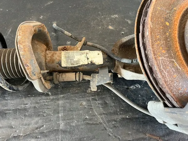 VOLVO V40 II D3 2.0 D Ammortizzatore Sinistro 31360945 image 9