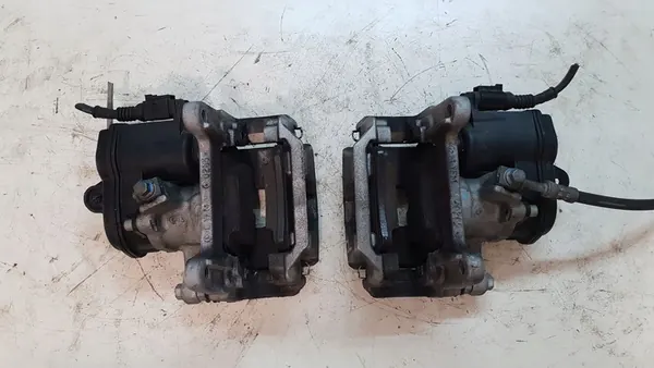 Audi Jarrusarja 350mm Etu 330mm Takana OE 8W0615108AH image 7