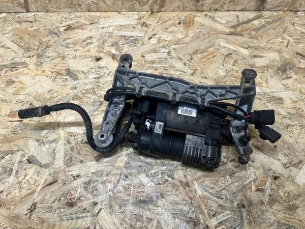 OEM 7P0698007A Veringscompressor VW Touareg image 3