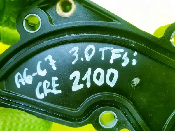 Boîtier thermostat OEM 06E121111AT pour Audi 3.0 TFSI image 8