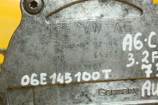 Imupumppu Audi A6 C6 3.2 FSI OEM 06E145100T image 3