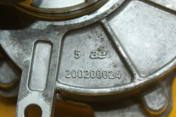 Imupumppu Audi A6 C6 3.2 FSI OEM 06E145100T image 5