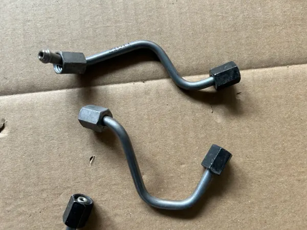 Tubo de inyector OEM RURKA LISTWY ZYGAAUTOCZESCI GRYFINO image 6