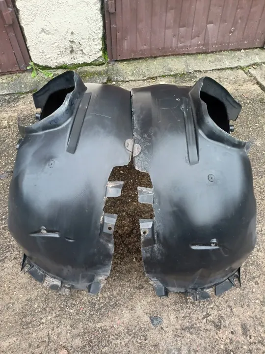 Ford Focus Mk2 etupyöränkaari vasen ja oikea OEM image 2