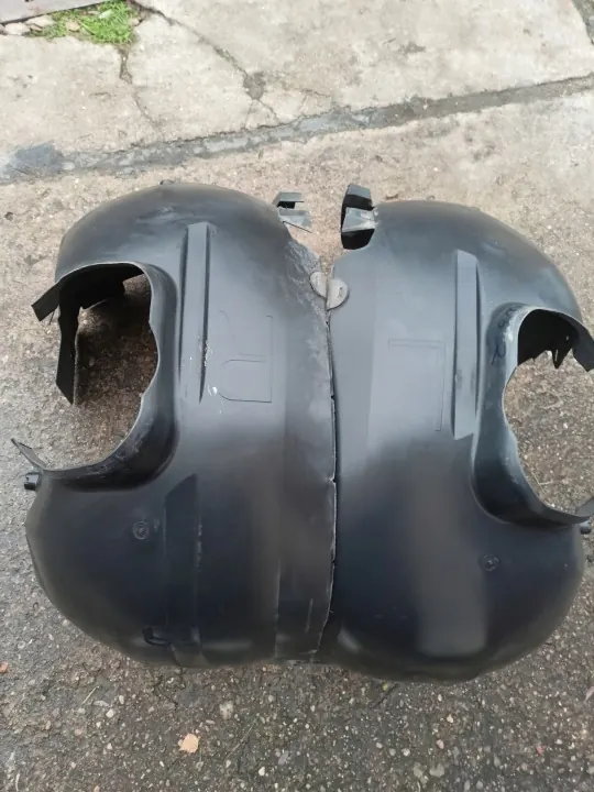 Ford Focus Mk2 etupyöränkaari vasen ja oikea OEM image 4