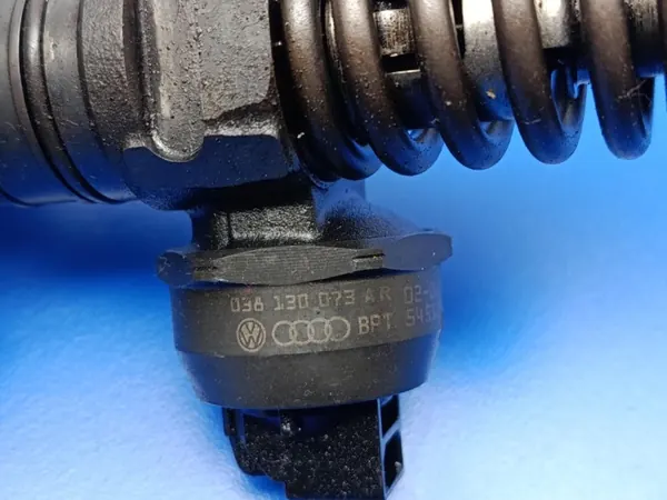 VW Passat B5 1.9TDi 8V 130KM AWX Pump OEM 038130073AR image 4
