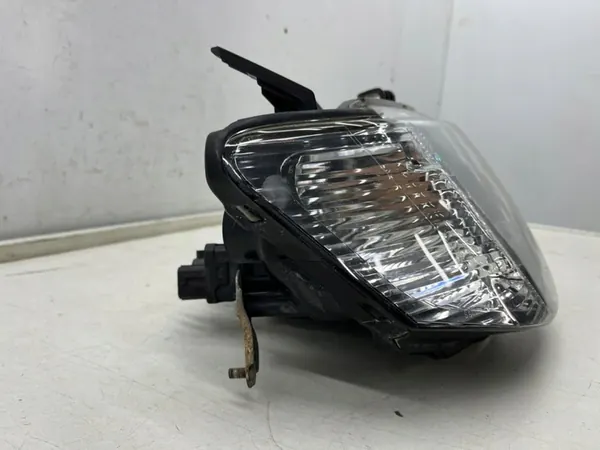 Faros delantero derecho Mitsubishi L200 H4 OEM 8301b462 image 2