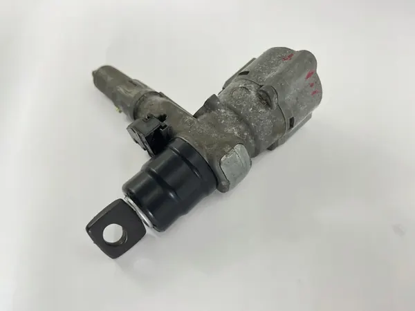 Sytytyskytkin avaimella Mercedes W124 1985-89 image 4