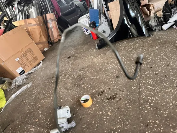 Mercedes W204 etujarrunputki OEM RURKA METALOWA image 3