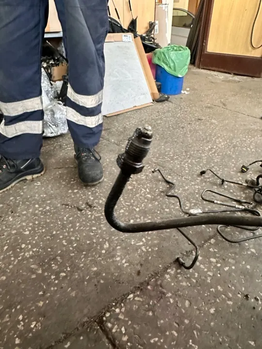 Mercedes W204 etujarrunputki OEM RURKA METALOWA image 4