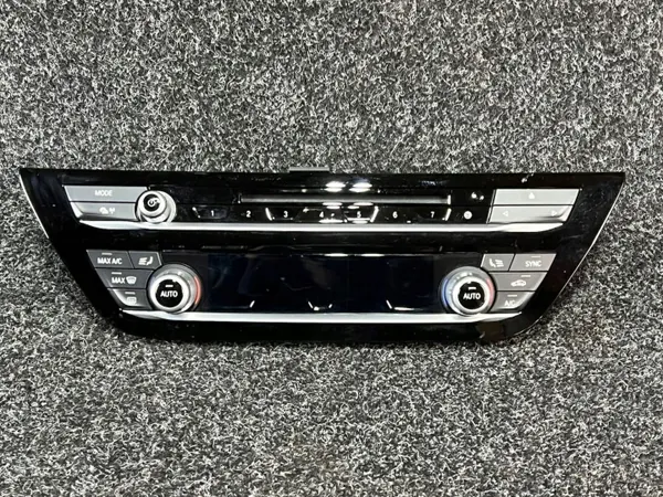 Panel Climatización BMW 5 G30 G31 OEM 9458830 - Usado image 2