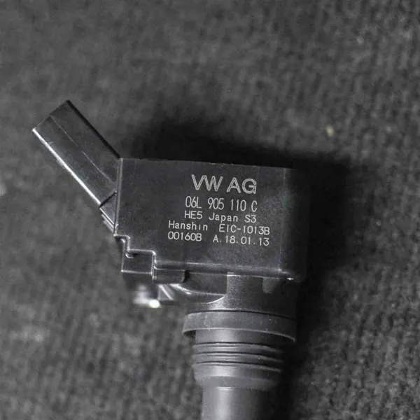 Bobina de ignição Audi A3 S3 8V 2014 image 4