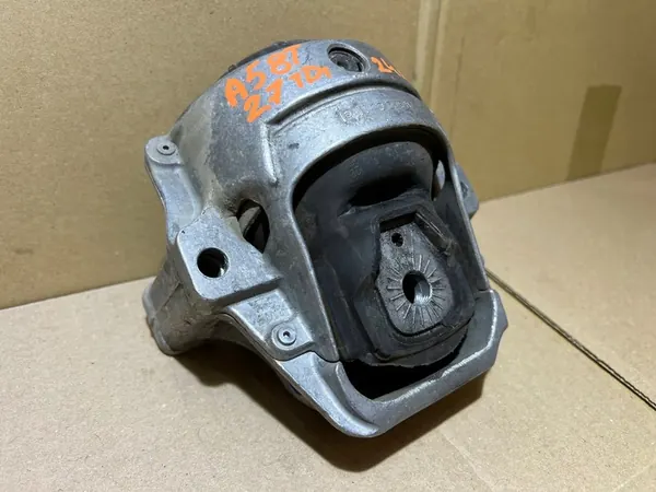 AUDI A5 8T 2.7 TDI Moottorin kiinnike 8R0199381R image 2