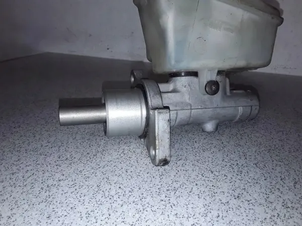 Cylindre de frein BMW OE d'occasion OEM 6757839 image 2