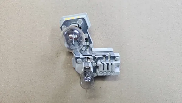 Insert Lanterna Traseira Esquerda Audi A3 8P Sportback OEM 8P4945257A image 2