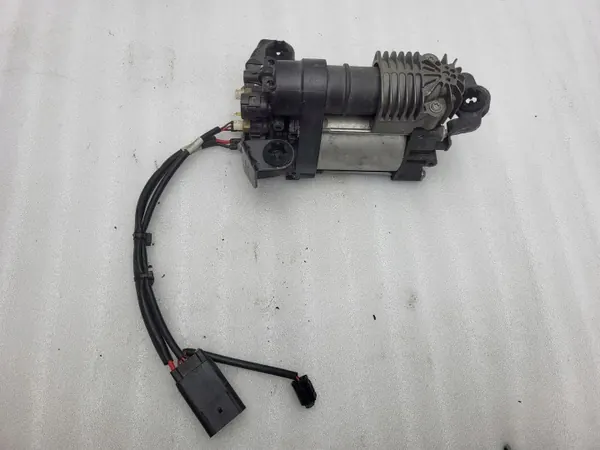 Jeep Grand Cherokee WK2 Fjädringskompressor OEM 4010175F image 2