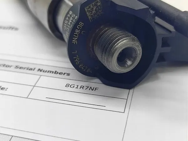 Inyector piezoeléctrico BMW OE 7796042 image 2