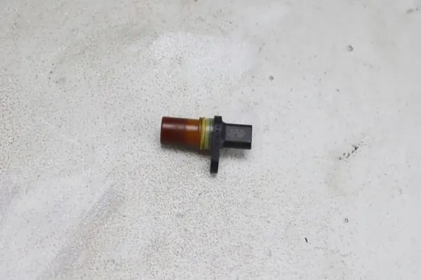 Sensor de cigüeñal VW OEM 06K906433B image 5