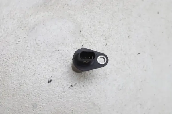 Sensor de cigüeñal VW OEM 06K906433B image 6