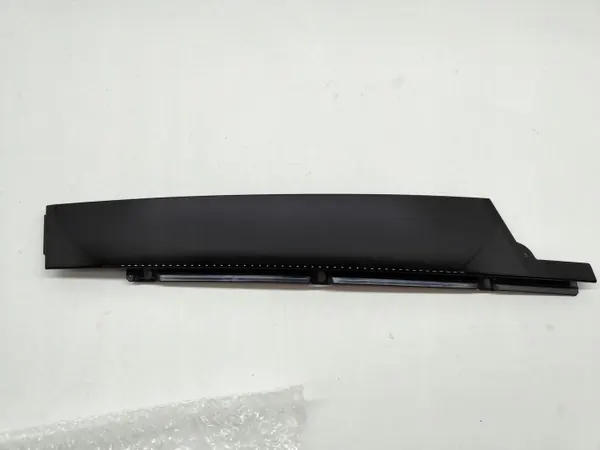 Cache pilier B Porsche Macan gauche avant OEM 95B853317J image 2