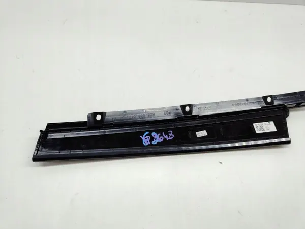 Cache pilier B Porsche Macan gauche avant OEM 95B853317J image 4