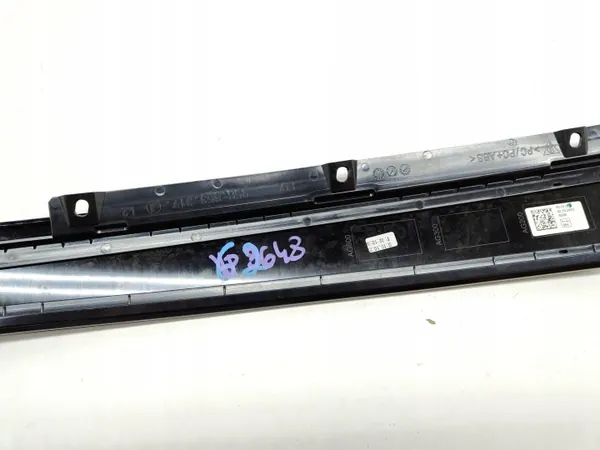 Cache pilier B Porsche Macan gauche avant OEM 95B853317J image 5
