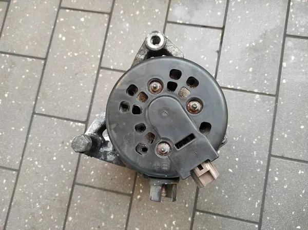 Volvo V50 S40 Vaihtovirtageneraattori image 2