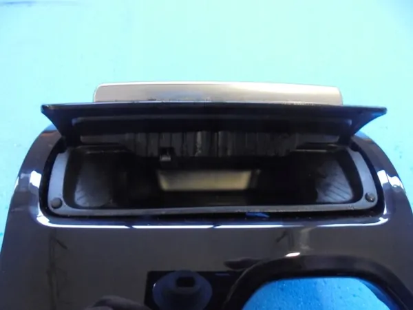 Moldura cinzeiro túnel Volvo XC40 II OEM 31469010 image 4