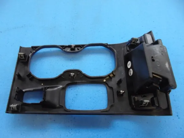 Moldura cinzeiro túnel Volvo XC40 II OEM 31469010 image 5