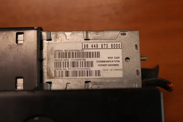 OEM 9636561780 Lector de navegación Clarion - Usado image 5