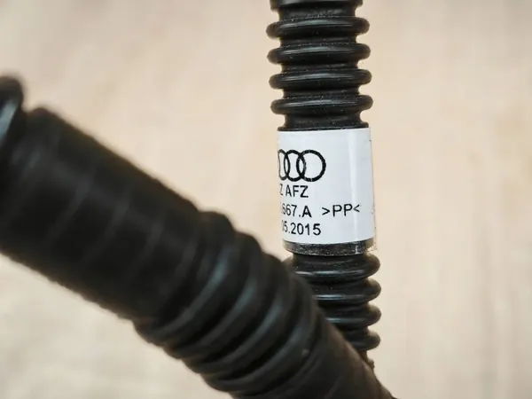 Koplampensproeislang OEM 8W0955667A voor Audi A4 B9 image 4