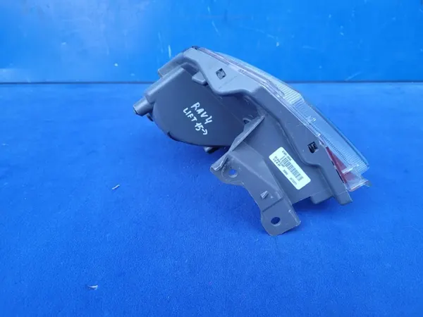 Luz de marcha-atrás direita OEM 81480-0R040 para Toyota RAV4 image 5