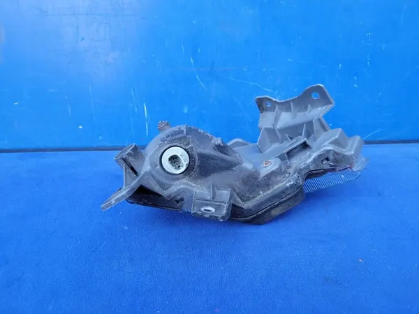 Luz de marcha-atrás direita OEM 81480-0R040 para Toyota RAV4 image 8