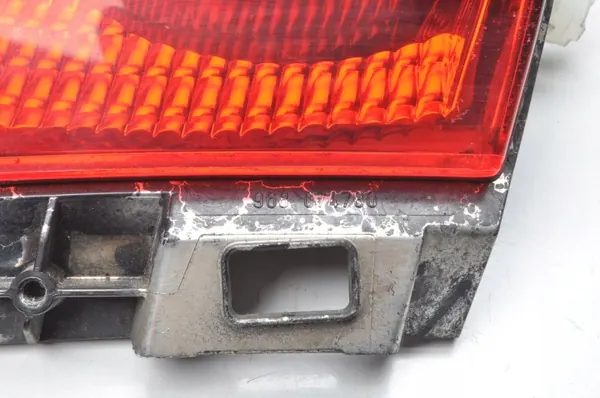 Feu de recul Peugeot 2008 I OEM 968074780 image 4