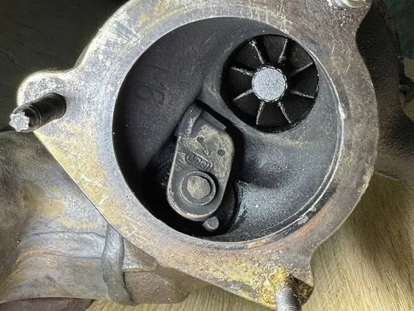 Núcleo Turbo CHRA Mercedes W204 W212 1.8 A2710903480 image 3