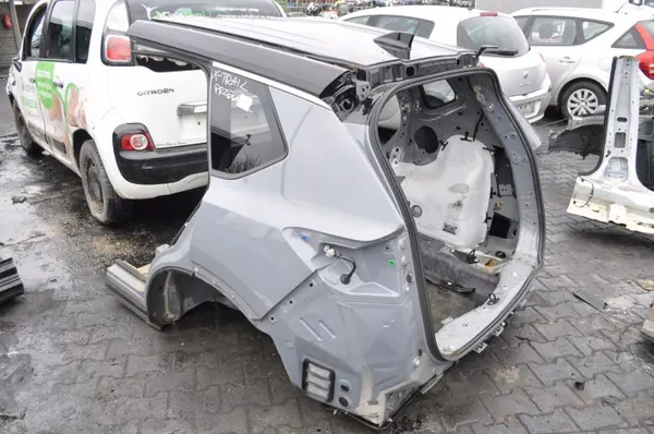 Nissan X-Trail T33 Heckkotflügel OEM 421697 image 2