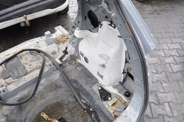Nissan X-Trail T33 Heckkotflügel OEM 421697 image 10