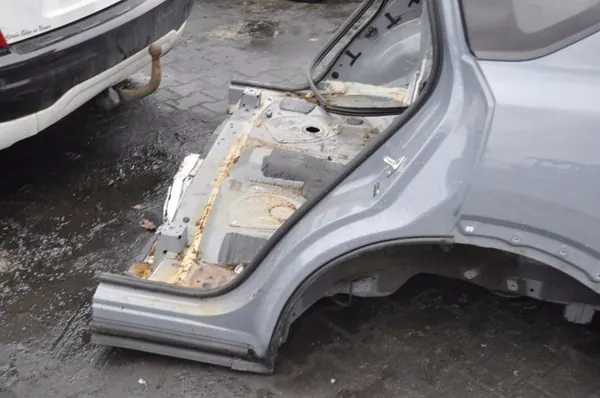 Nissan X-Trail T33 Heckkotflügel OEM 421697 image 3