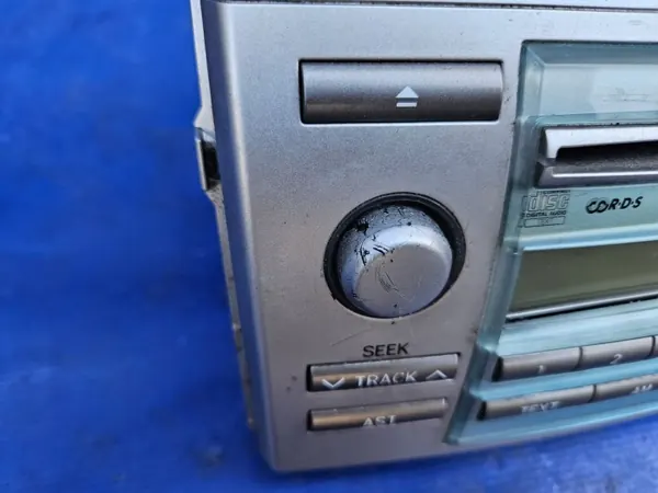 Radio Toyota OEM 86120-0F030 para Corolla Verso 04-06 image 3
