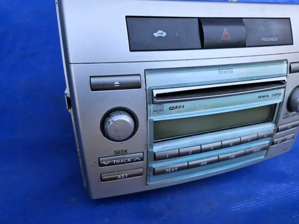 Radio Toyota OEM 86120-0F030 para Corolla Verso 04-06 image 4