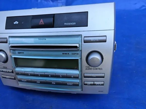 Radio Toyota OEM 86120-0F030 para Corolla Verso 04-06 image 5