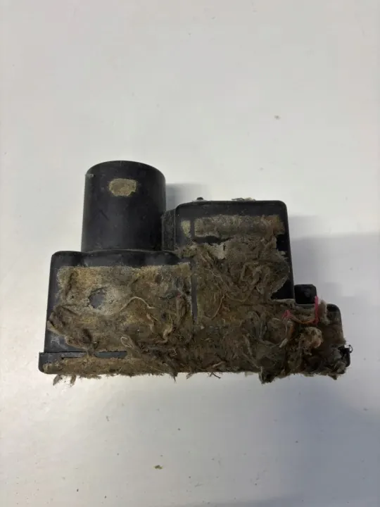 Keskitulituspumppu OEM 443862257H Audi 80 B3/B4:lle image 2